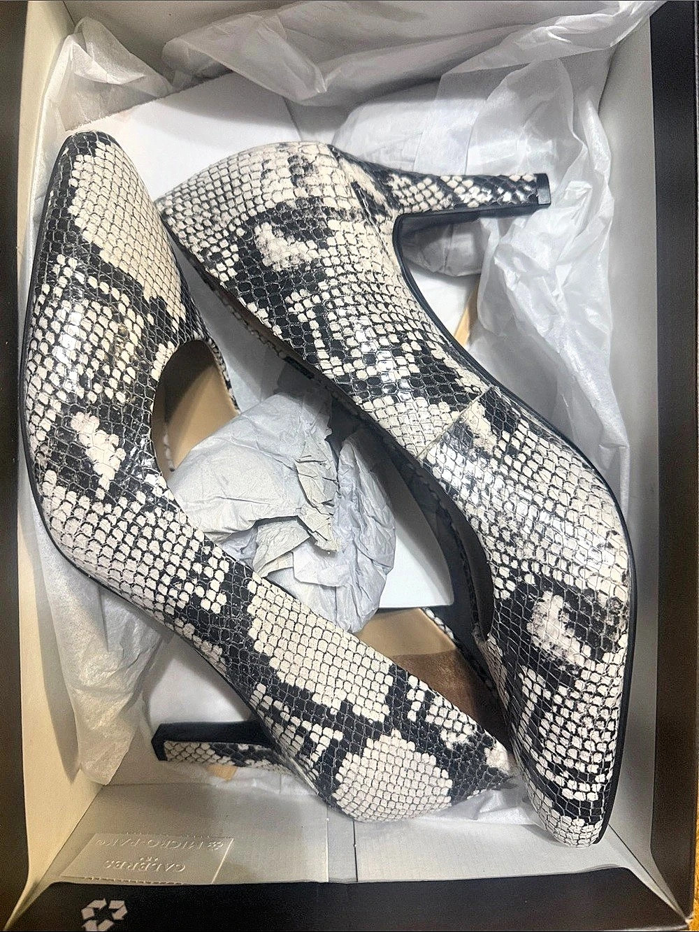 Naturalizer Women's Black & White Snakeskin Print Heels Like New